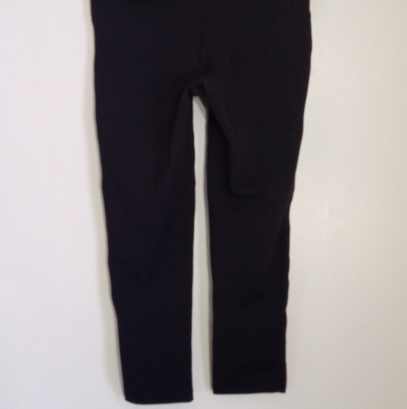 Gap fit high rise capri-length leggings in black women size X small NWT - Picture 8 of 9